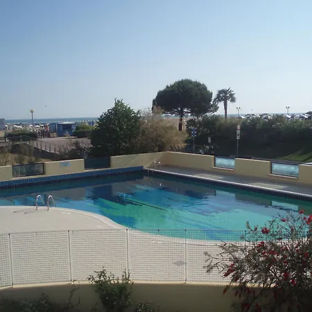 公寓 Relaxing Seaside Flat In A Modern 比比翁